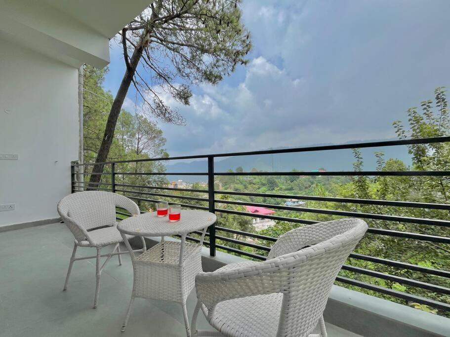 Host Jatin Kasauli Crest 7O1827O7O3 Apartman Kültér fotó