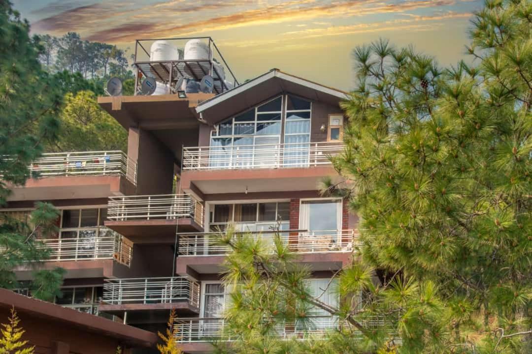 Host Jatin Kasauli Crest 7O1827O7O3 Apartman Kültér fotó